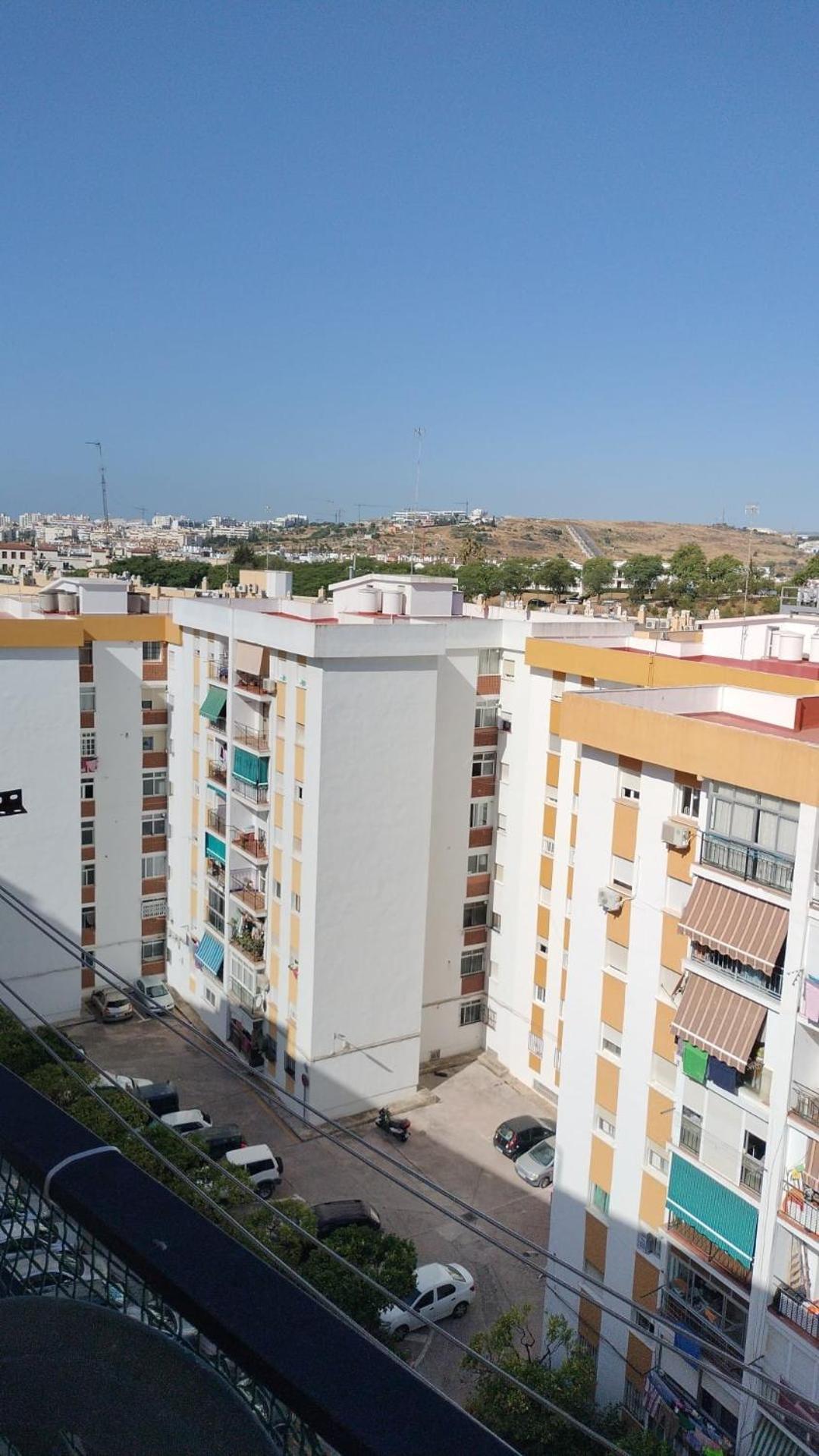 Con Vistas Preciosas En Piso Compartido Allotjament en família Estepona